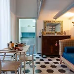 A Lovely Modern Nest In The Center Of Naples