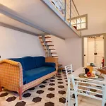 A Lovely Modern Nest In The Center Of Naples