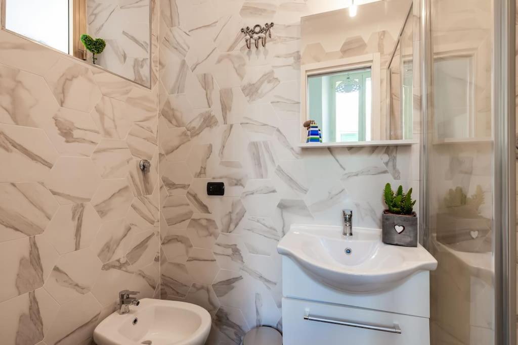 A Lovely Modern Nest In The Center Of Apartment Naples